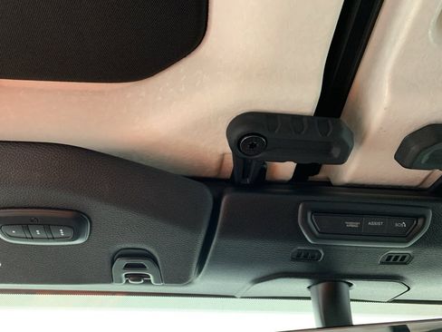 Used 2023 Jeep Gladiator Overland w/ LED Lighting Group image 27