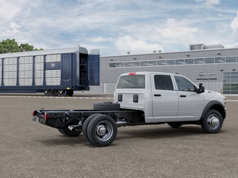 New 2026 RAM 4500 Tradesman w/ Chrome Appearance Group AWD/4WD image 26