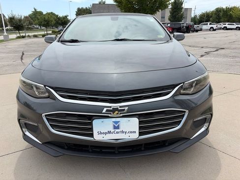 Used 2017 Chevrolet Malibu LT FWD image 3