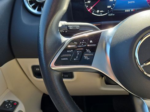 Used 2025 Mercedes-Benz GLA 250 image 21