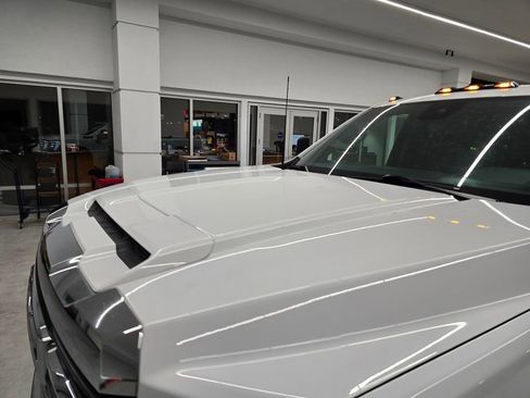 Used 2025 GMC Sierra 2500 SLE w/ SLE Value Package; AWD/4WD image 11