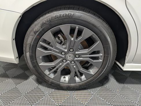 New 2026 Honda Odyssey Touring image 10