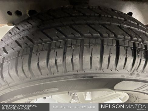 Used 2014 Nissan Frontier SV image 11