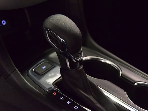 Used 2023 Chevrolet Equinox LS image 24