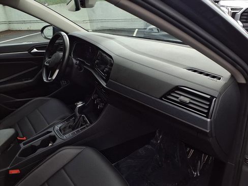 Used 2022 Volkswagen Jetta SE image 21