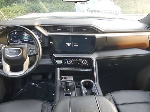 Used 2025 GMC Sierra 1500 Denali AWD/4WD image 14