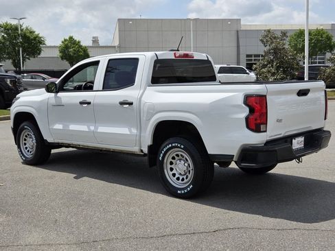 Used 2023 Chevrolet Colorado W/T RWD image 3