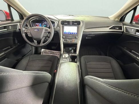 Used 2020 Ford Fusion SE FWD image 32