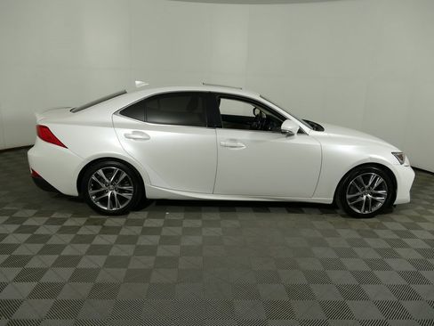 Used 2018 Lexus IS 300 AWD image 2