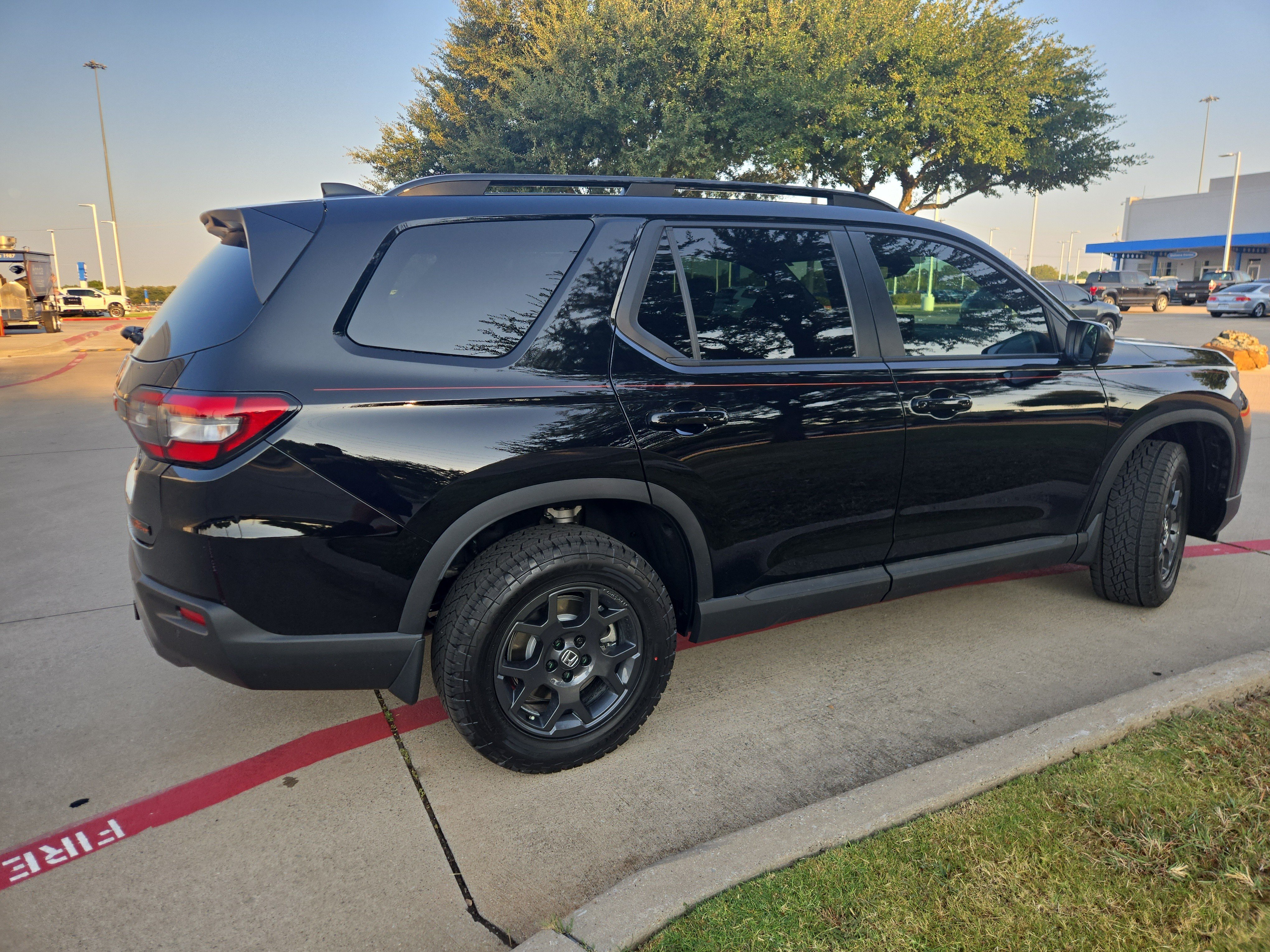 New 2026 Honda Pilot TrailSport image 9