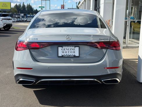 Used 2025 Mercedes-Benz E 450 4MATIC Sedan image 4