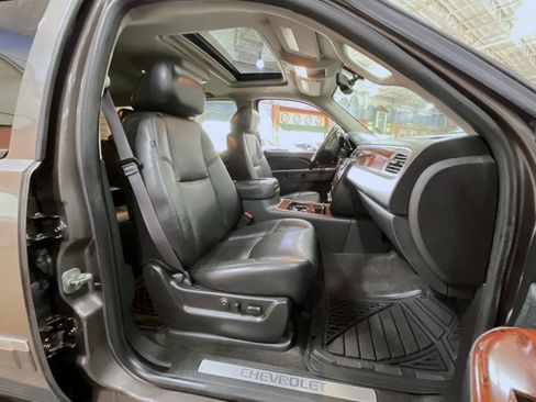 Used 2014 Chevrolet Tahoe LTZ AWD/4WD image 15