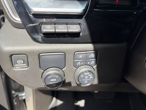 Used 2025 Chevrolet Silverado 1500 High Country w/ High Country Premium Package RWD image 25
