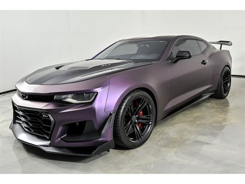 Used 2018 Chevrolet Camaro ZL1 RWD image 5