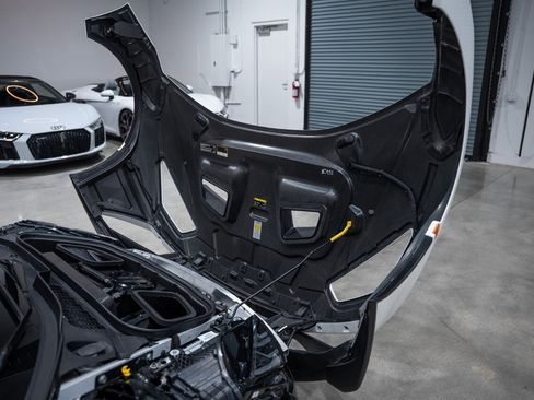 Used 2022 Lamborghini Huracan STO RWD image 39