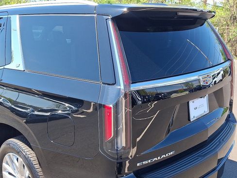 Certified 2023 Cadillac Escalade Premium Luxury AWD/4WD image 12