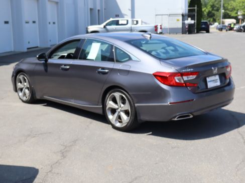 Used 2018 Honda Accord Touring image 8