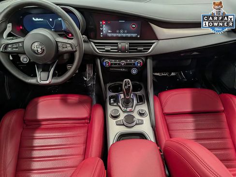 Used 2026 Alfa Romeo Giulia AWD image 24
