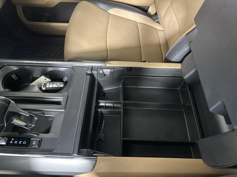 Used 2022 Ford F150 Lariat w/ Trailer Tow Package image 21