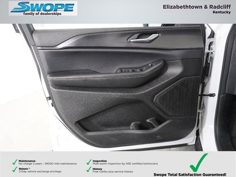 Used 2024 Jeep Grand Cherokee L Altitude image 14