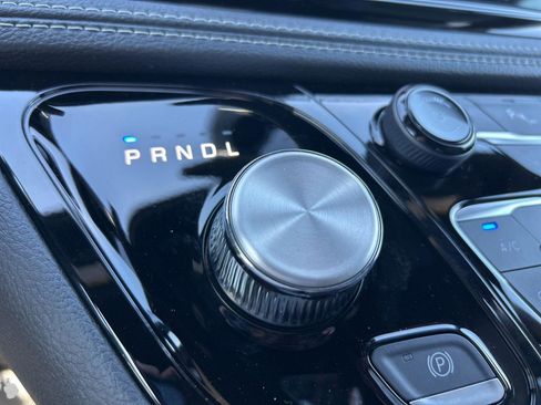 New 2026 Chrysler Pacifica Select image 19