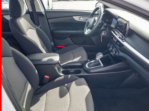 Certified 2023 Kia Forte LXS image 17