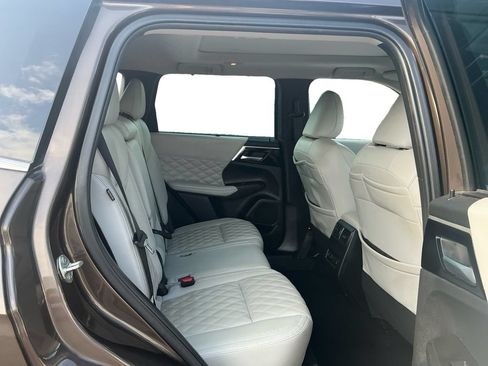Used 2023 Mitsubishi Outlander SEL AWD/4WD image 23
