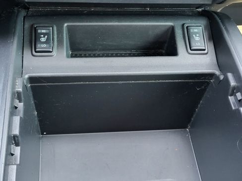 Used 2021 Nissan Titan PRO-4X w/ Pro-4x Convenience Package AWD/4WD image 24