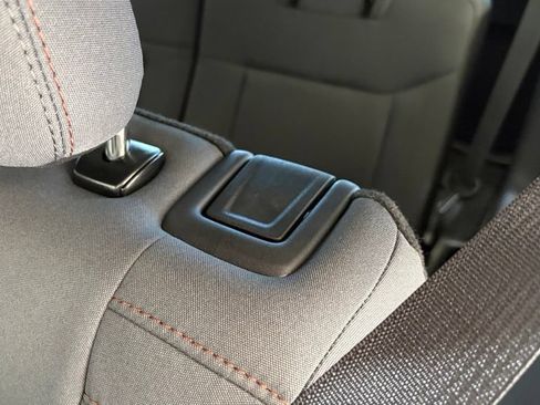 Used 2025 Ford Explorer Active AWD/4WD image 24