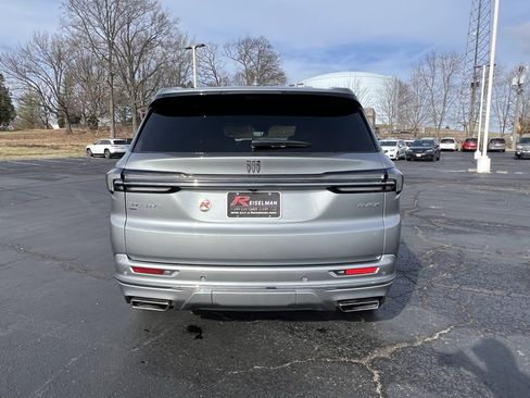 Certified 2025 Buick Enclave Avenir image 6