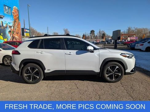 Used 2024 Toyota Corolla Cross XSE image 2