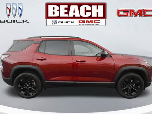 Used 2025 Chevrolet Equinox LT w/ Convenience Package II image 2