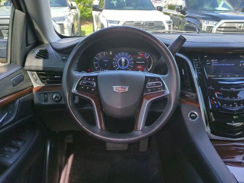 Used 2019 Cadillac Escalade Luxury RWD image 15