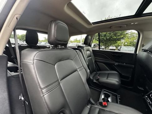 Certified 2023 Lincoln Aviator AWD w/ Premium Package image 37