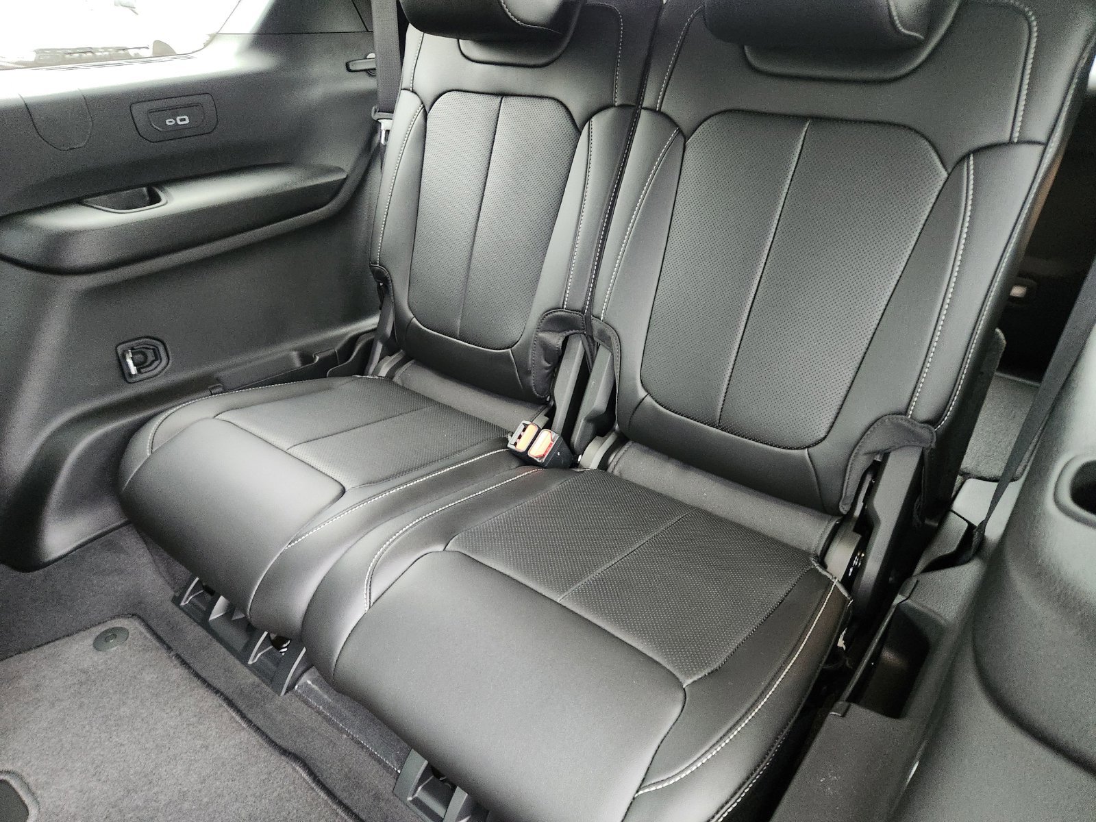 New 2025 Jeep Grand Cherokee L Limited w/ Luxury Tech Group II RWD image 26