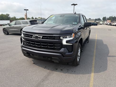 Used 2022 Chevrolet Silverado 1500 RST AWD/4WD image 2