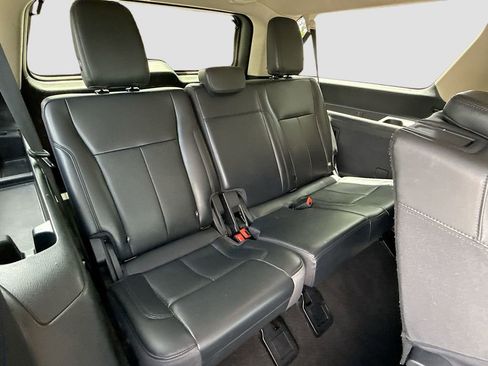 Used 2024 Ford Expedition Max XLT image 28