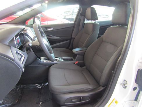 Used 2017 Chevrolet Cruze LT w/ Convenience Package FWD image 8