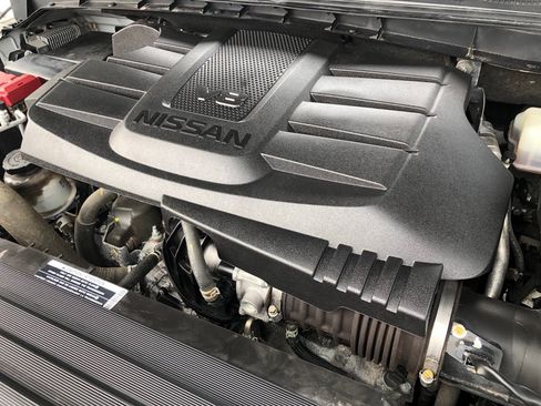Used 2022 Nissan Titan S AWD/4WD image 40