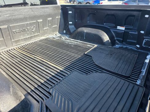 Used 2025 Chevrolet Silverado 1500 LT RWD image 20