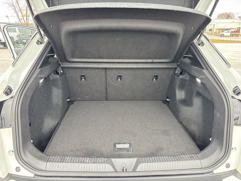 Used 2023 Volkswagen ID.4 Pro image 21