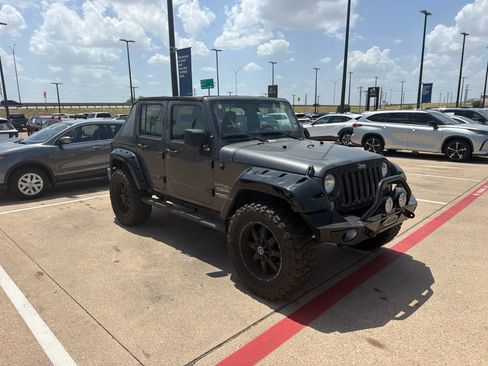 Used 2016 Jeep Wrangler Unlimited Sport AWD/4WD image 4