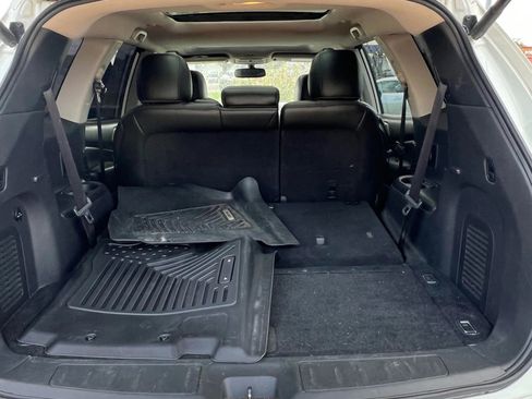 Used 2017 Nissan Pathfinder Platinum image 7