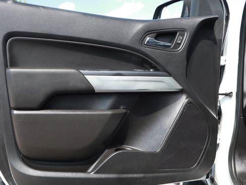 Used 2020 Chevrolet Colorado LT w/ Safety Package RWD image 14
