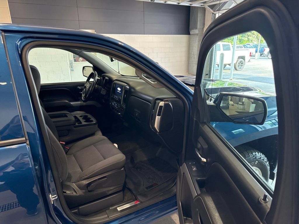 Used 2018 Chevrolet Silverado 1500 LT w/ All Star Edition AWD/4WD image 12