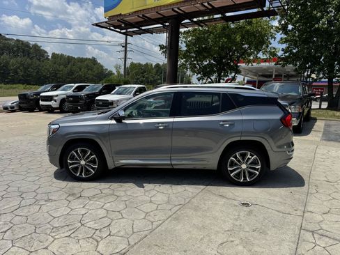 Used 2020 GMC Terrain Denali w/ Denali Premium Package AWD/4WD image 10