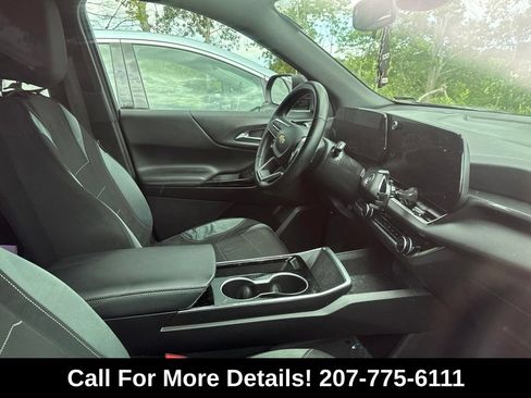 Used 2025 Chevrolet Equinox LT AWD/4WD image 3