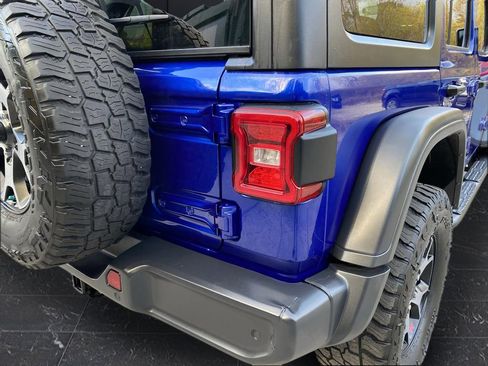 Used 2018 Jeep Wrangler Unlimited Rubicon image 46