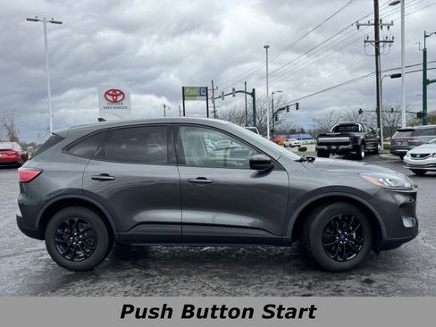 Used 2020 Ford Escape SE Sport image 2