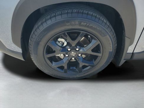 Certified 2025 Toyota Corolla Cross LE image 10